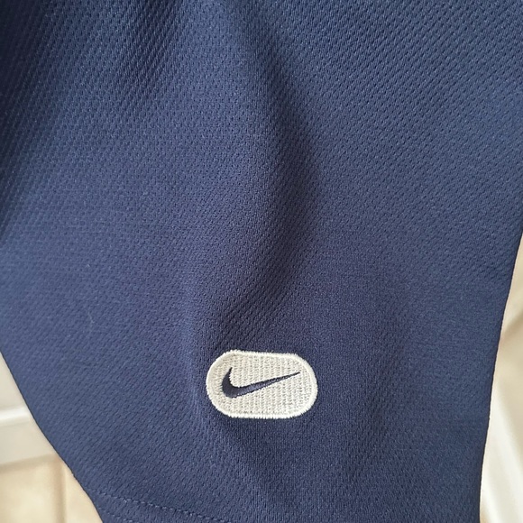 Vintage 💎 Y2K Nike t-shirt - Picture 4 of 5